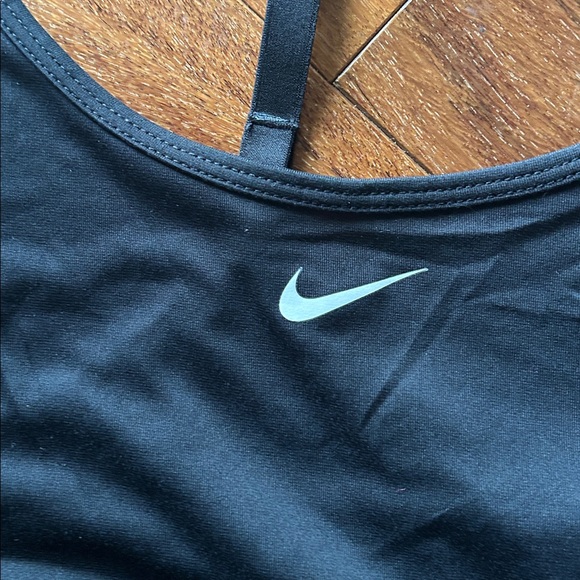 Nike Women's Black Tank Top with Adjustable Racer Back -NWT - Picture 2 of 9